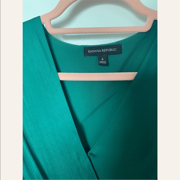 Banana Republic Emerald Puff Sleeve Wrap Dress - Picture 3 of 4